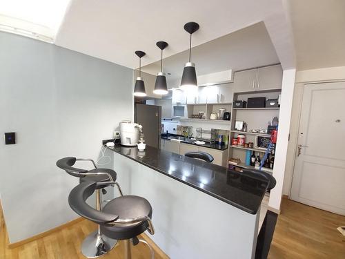 Imagen 3 de 16 de Venta- Luminoso- Departamento- Reciclado- 4 Ambientes- Caballito- 1 Cuadra De Riv.