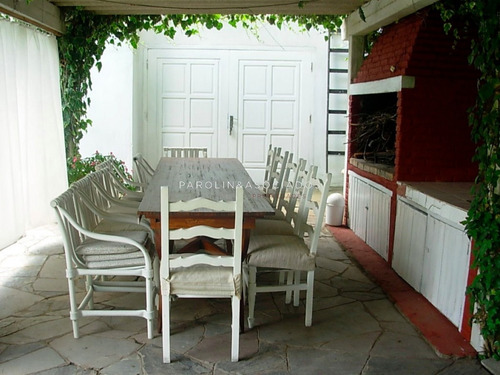 Casa A Cuadras Del Mar!- Ref: 2067