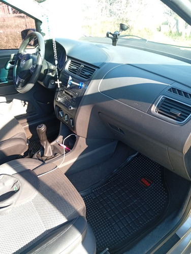 Volkswagen Suran 1.6 Highline 101cv 11c