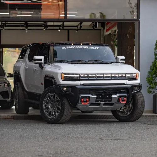 Hummer H3 Hev 2025