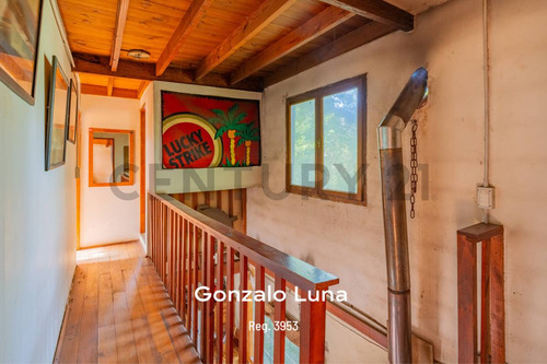 Venta De Casa En El Bosque Peralta Ramos En La Ciudad De Mar Del Plata.
