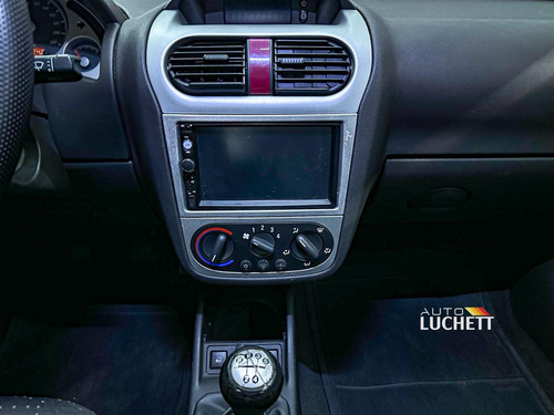 Chevrolet Corsa Sedan 1.8 Premium Flex Power 4p