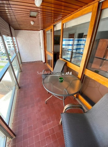 Departamento A Pasos De La Playa Brava!- Ref: 1352