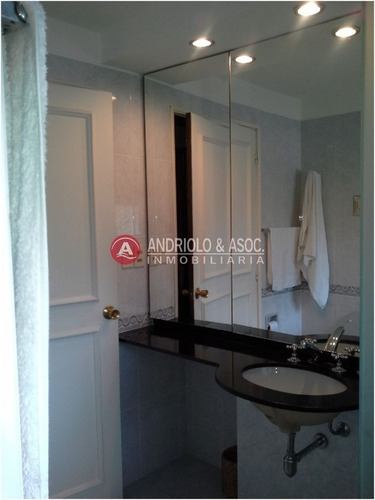 Casa En Zona De Playa Brava Y Aidy Grill- Ref: 5328