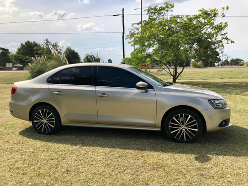 Volkswagen Vento 2.0 Sportline Tsi 200cv Bi-xenon 2015
