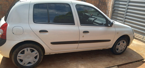 Imagem 2 de 11 de Renault Clio 2004 1.0 16v Authentique 5p