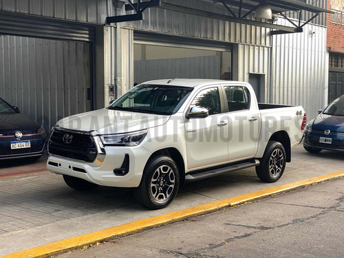 Toyota Hilux 2.8 Cd Srx 177cv 4x4 Mt /// 2021 - 0km