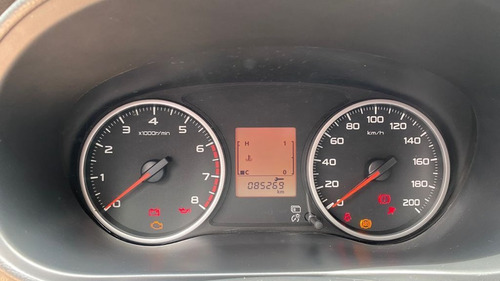 Imagen 12 de 14 de Mitsubishi L200 2018 2.4 Cabina Doble 4x2 Mt