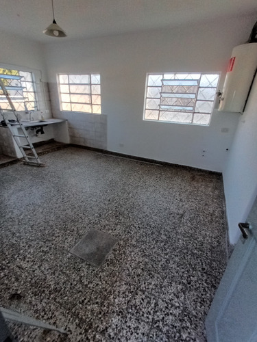 Casa En Planta Alta Con Tres Dormitorios.