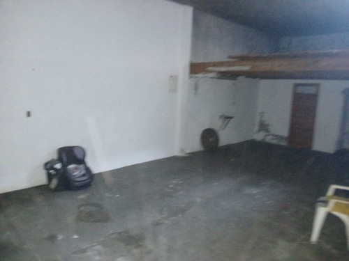 Venta Casa Multifamiliar, Galpon, José Ingenieros