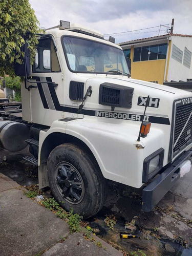 Imagem 2 de 10 de Volvo Xh 310 4x2