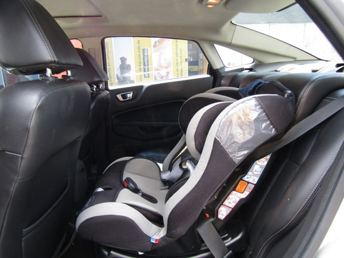 Imagen 10 de 15 de Ford Fiesta 2015 1.6 Titanium