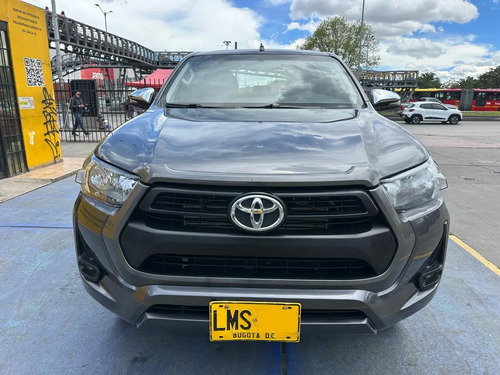Toyota Hilux 4x4 2400cc Mt Aa