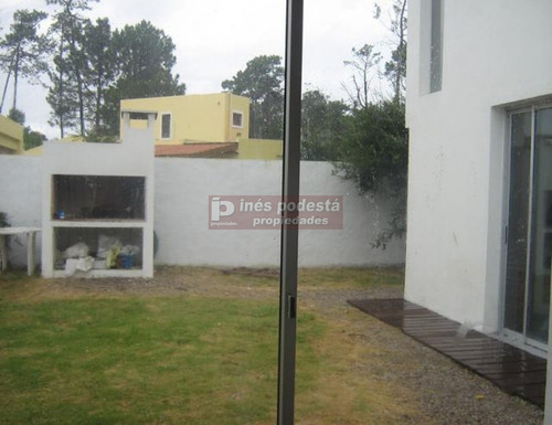 Casa En Pinares- Ref: 37553