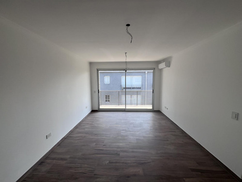 Venta Departamento 2 Ambientes En Tigre Cochera Descubierta