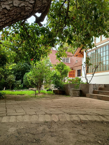 Arriendo Amplio Chalet Ubicado En Miraflores Bajo