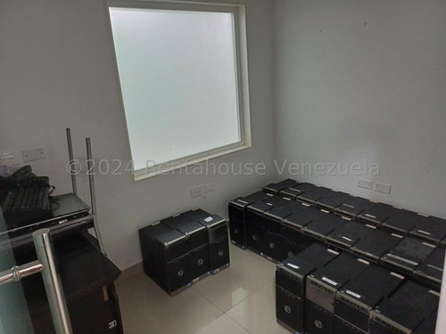 Y.t. Edificio En Alquiler, Campo Claro Mls #24-26654