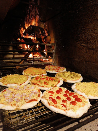Pizzas A La Parrilla/asados/lunch/chivitos/empanadas