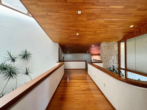 Impresionante Residencia En Lomas De Chapultepec