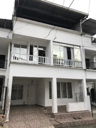 Casa Con Excelente Ubicaciòn Frente A Sol Y Luna