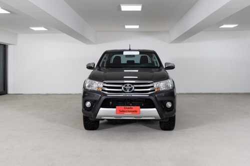 Imagen 2 de 14 de Toyota Hilux 4x2 Srv Mt 2018