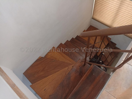 Imagen 7 de 14 de Townhouse En Alquilerla Romana-maracay #22-28608 Km.