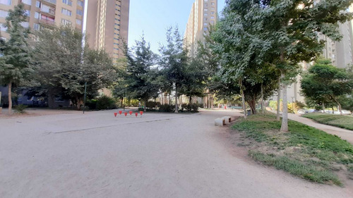 Metro Las Rejas, Ambiente Familiar (102780)