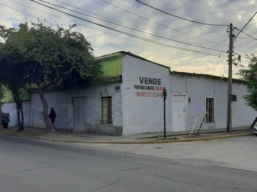 Comercial Vargas Fontecilla   / Radal Acceso X 2 Calles 