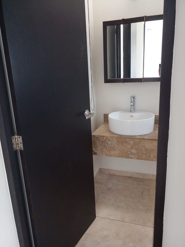 En Venta Casa En Santa Fe Juriquilla, Roof Garden, 4ta Recamara U Oficina..