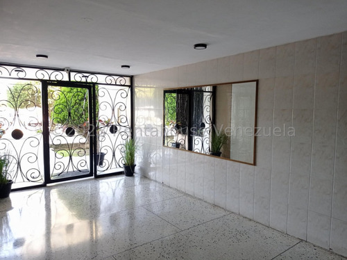 Imagen 25 de 30 de Moderno Y Remodelado Apartamento En Venta Con Conexión A Planta Electrica En El Este De Barquisimeto Lp 245899
