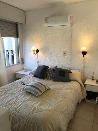 Imagen 14 de 19 de Apartamento En Excelente Ubicación, A Dos Cuadras De La Mansa Y Tres De La Brava. Vacaciones A Pasos Del Océano. En El Corazón De La Península. Muy Luminoso!