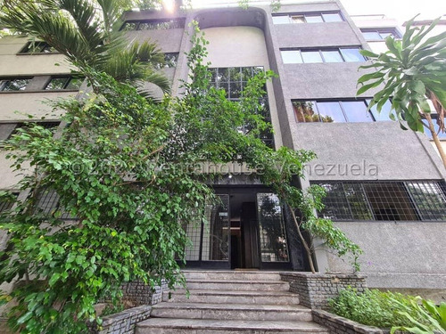 Edificio Con Excelente Distribucion Y Ubicacion Comercial A La Venta En La Florida #24-11516 On Caracas - Libertador 
