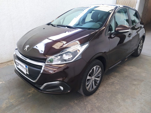 Imagen 1 de 13 de Peugeot 208 1.6 Allure