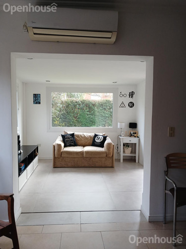 Casa En Venta En Barrio Los Jazmines Con Piscina