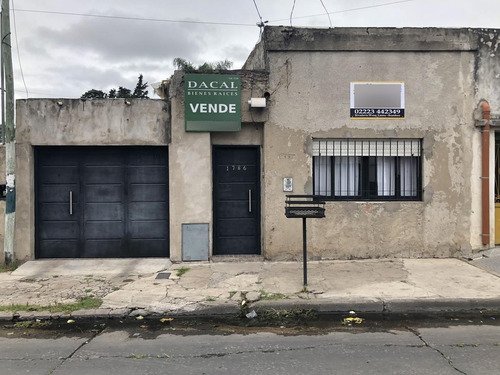 Casa En  Venta. Calle 76 Entre 30 Y 31 Nº 1786, La Plata , Bs.as.