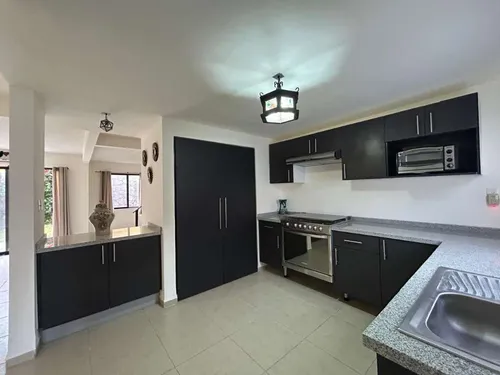 Casa En Venta En Zirándaro San Miguel De Allende | Jardín Privado Y Rooftop