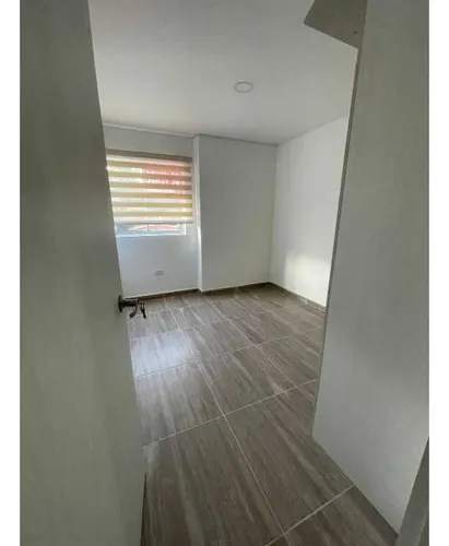 Vende Apartamento En Ríonegro 72 Metros Con Parqueadero U/cerrada Ch