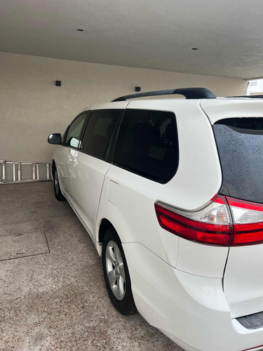 Toyota Sienna 3.5 Le V6 At