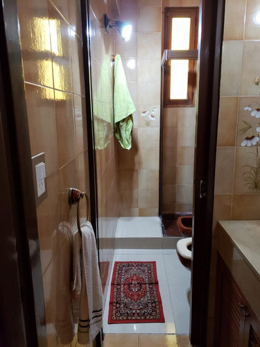 En Ciudad Jardin A Metros De La Estacion Chalet 4 Ambientes Tres Baños Amplio Lote A Metros De La Plaza Del Avion F: 4544