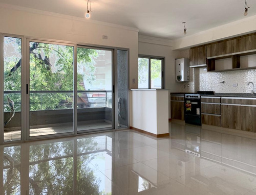Imagen 1 de 5 de Semi Piso Departamento 2 Ambiente Grande 45m2 Nuevo Balcon