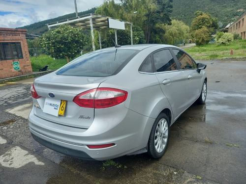 Imagen 7 de 20 de Ford Fiesta Titanium