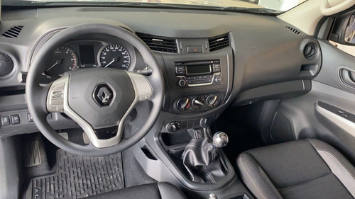 Imagen 13 de 15 de Autos Y Camionetas Renault Alaskan Vw Amarok Toyota Hilux E