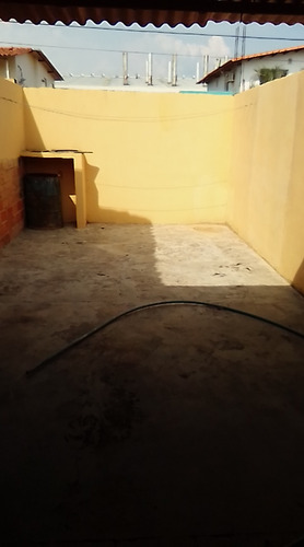 Se Vende Casa En Urb. Los Castores -san Joaquin.