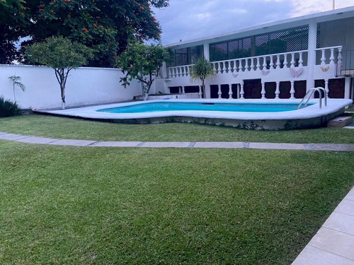 Casa En Venta Al Sur De Cuernavaca, En Col. Las Palmas  Cuernavaca, Morelos.