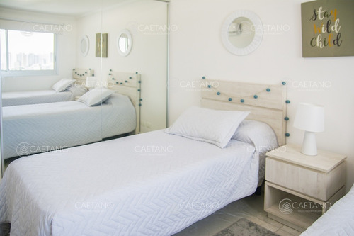 En Venta Apartamento De 2 Dormitorios En Mansa Punta Del Este.