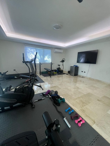 Casa En Los Cacicazgos En Venta, Santo Domingo