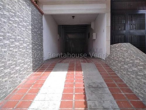 Imagen 15 de 19 de Casa En Venta En El Marques 21-11872 Gustavo Nieves 0412 6057058