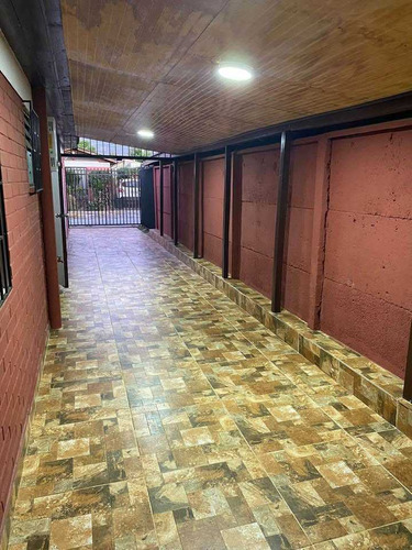 Casa 70 M2, 143 Terreno, 3d+1b, La Florida (91171)