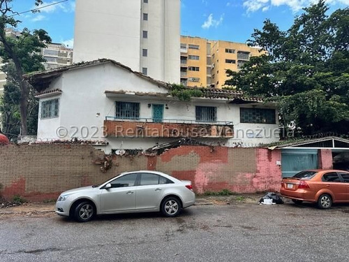 Casa En El Paraiso Para Ser Reconstruida O Derrumbada Y Realizar Nueva Estructura 24-13769