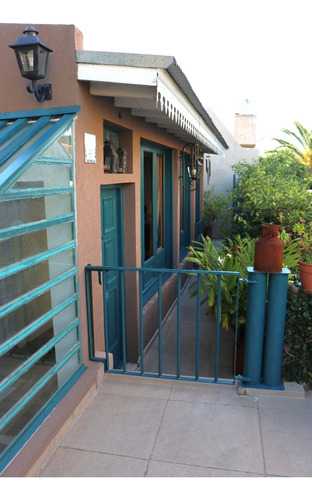 Dueño Vende Casa Ph Al Frente En Olivos - Con Patio, Terraza Y Parrilla.